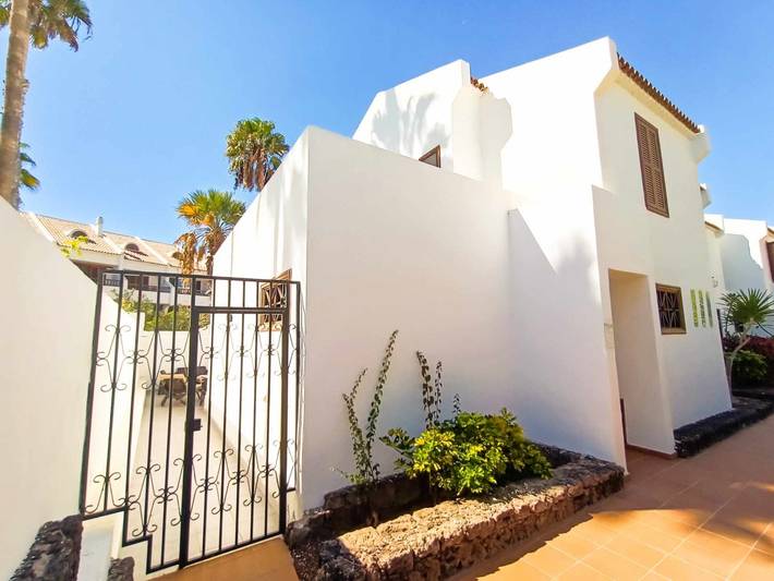 Villa pour 6 personnes, avec balcon ainsi que jardin et piscine à Arona - 3