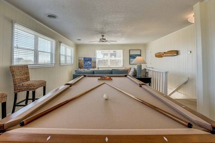 Vacation rental for 8 people, with yard and hot tub as well as terrace in Kitty Hawk