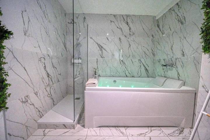 Gîte pour 2 personnes, avec jacuzzi à Livron-sur-Drôme - 4
