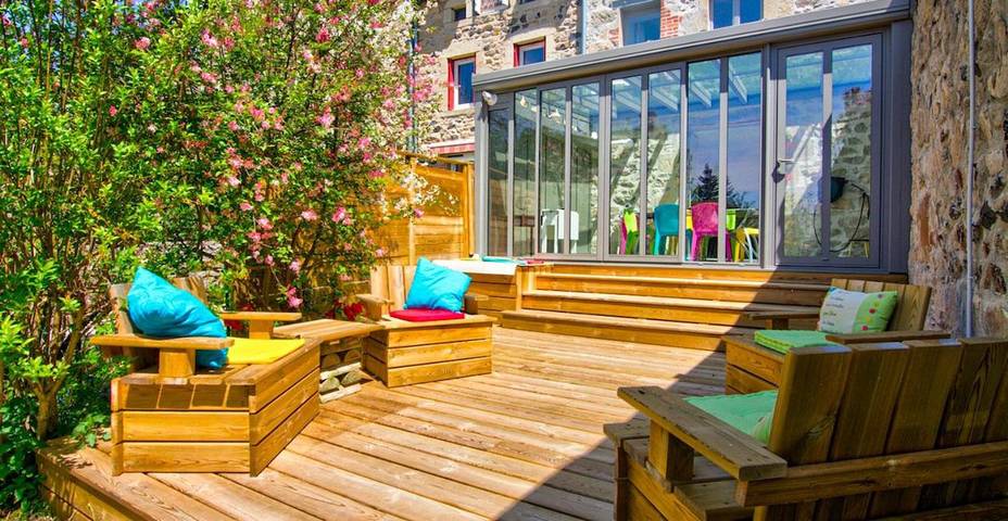 Location de vacances pour 4 personnes, avec terrasse et jardin à Saint-Julien-Chapteuil