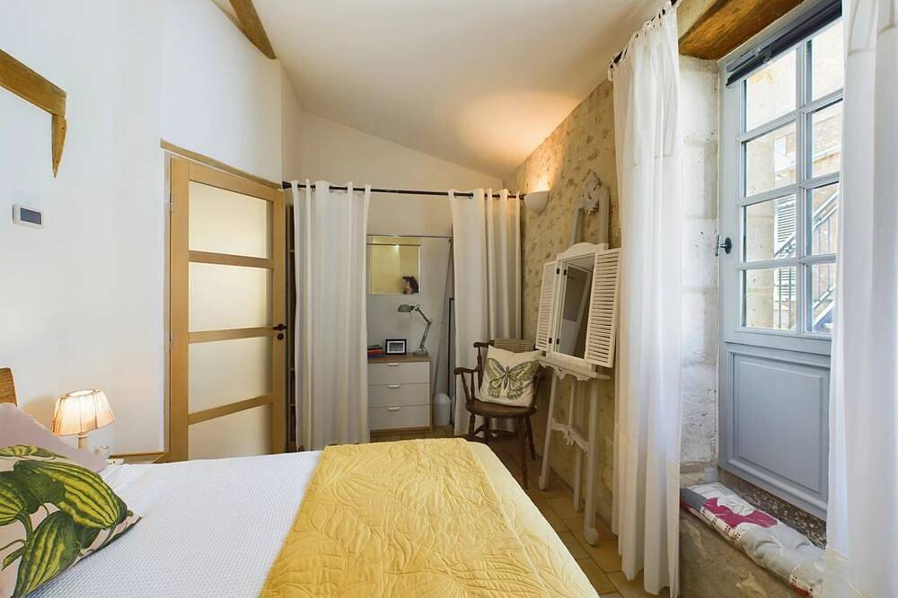 Studio moderne et entièrement équipé dans le plus charmant B&B de Ribérac. in Ribérac, Périgord Vert