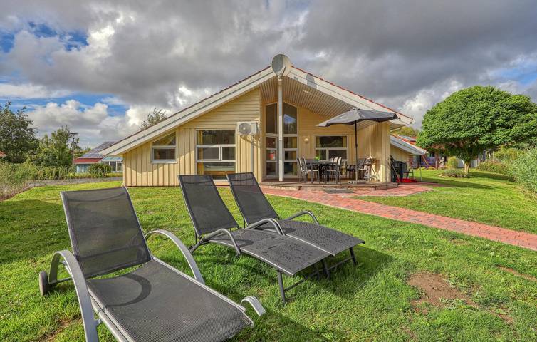 Gemütliche 1-Zimmer-Wohnung in der Nähe der Küste und des Stadtzentrums mit Terrasse und WLAN in Otterndorf, Cuxland