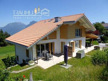 Gîte pour 4 personnes, avec jardin ainsi que vue sur le lac et vue à Aeschi bei Spiez