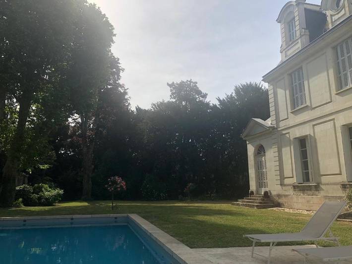 Location de vacances pour 2 personnes, avec piscine ainsi que jardin et vue à Saint-Cyr-sur-Loire - 2
