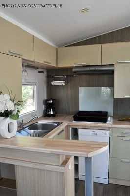 Camping 4 étoiles - Piscine in Castelnau-de-Guers, Côte d'Améthyste