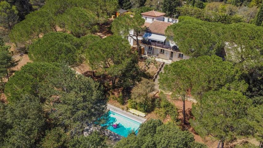 Appartement de vacances pour 2 personnes, avec Balcon et Terrasse ainsi que Jardin et Piscine