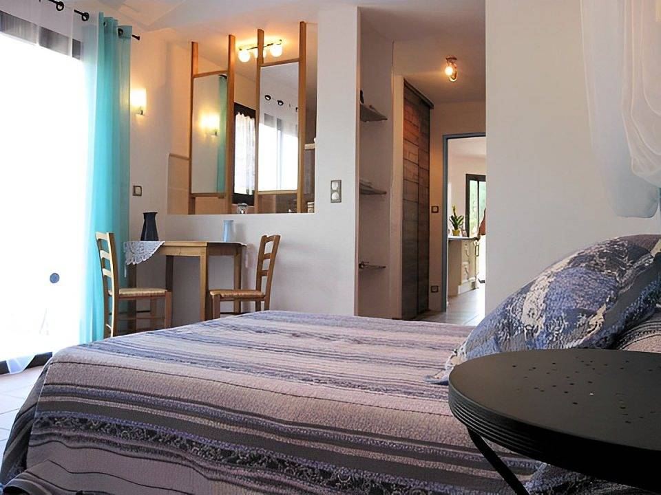Maison d'hôtes L'Isatis - Chambre Cocagne in Saint-Sulpice-la-Pointe, Tarn
