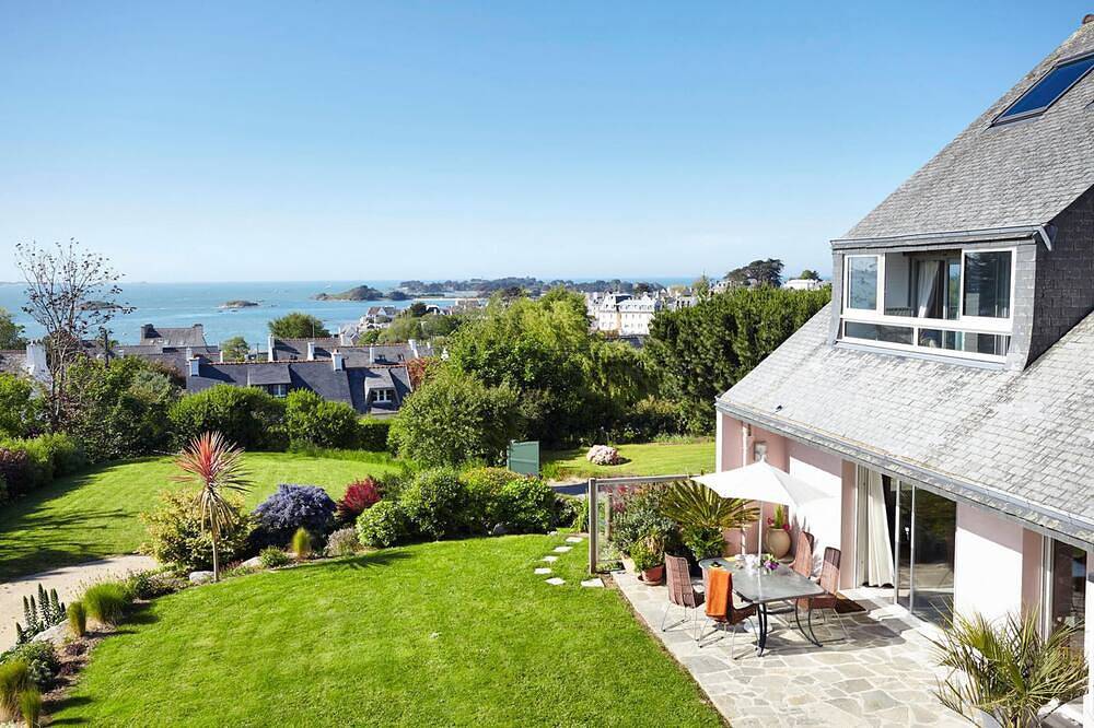 Superb Villa Charming exceptional sea view - special discount julliet in Carantec, Ceinture Dorée