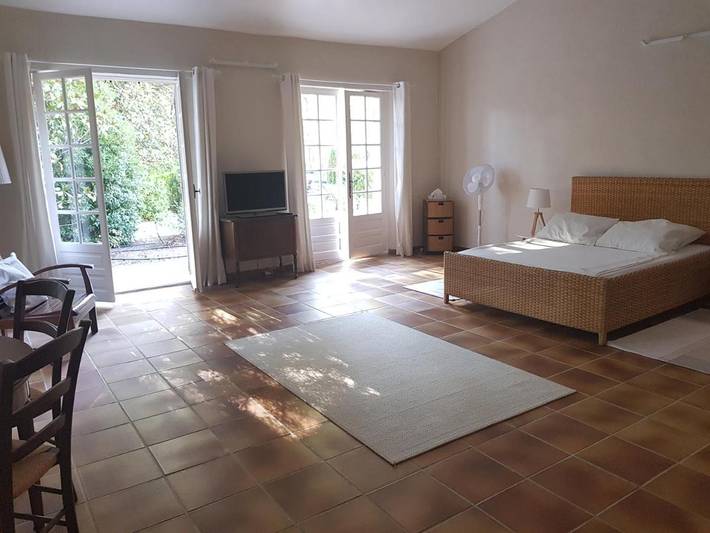 Location de vacances pour 3 personnes, avec piscine et jardin, animaux acceptés à La Bastide-des-Jourdans - 3