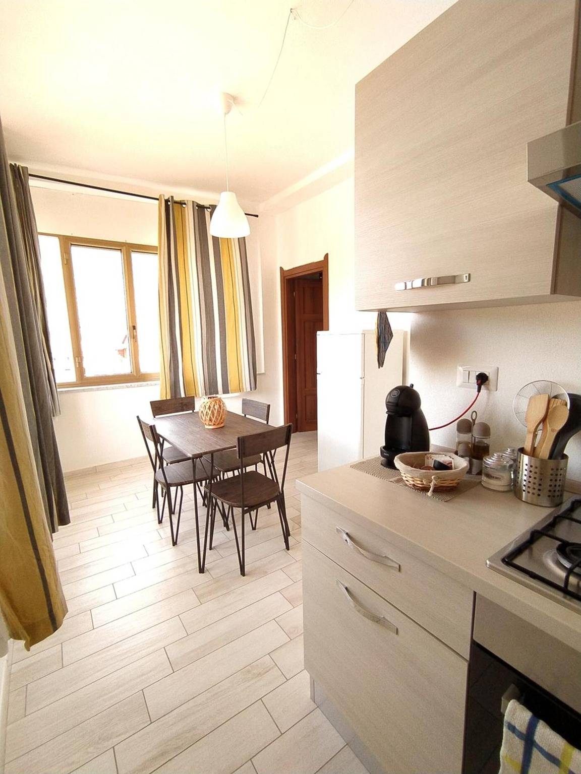 Apartamento entero, Apartamento 'Da Miky Casa Vacanze 1' con vistas a la montaña, Wi-Fi y aire acondicionado in Teulada (Italia), Provincia de Cagliari