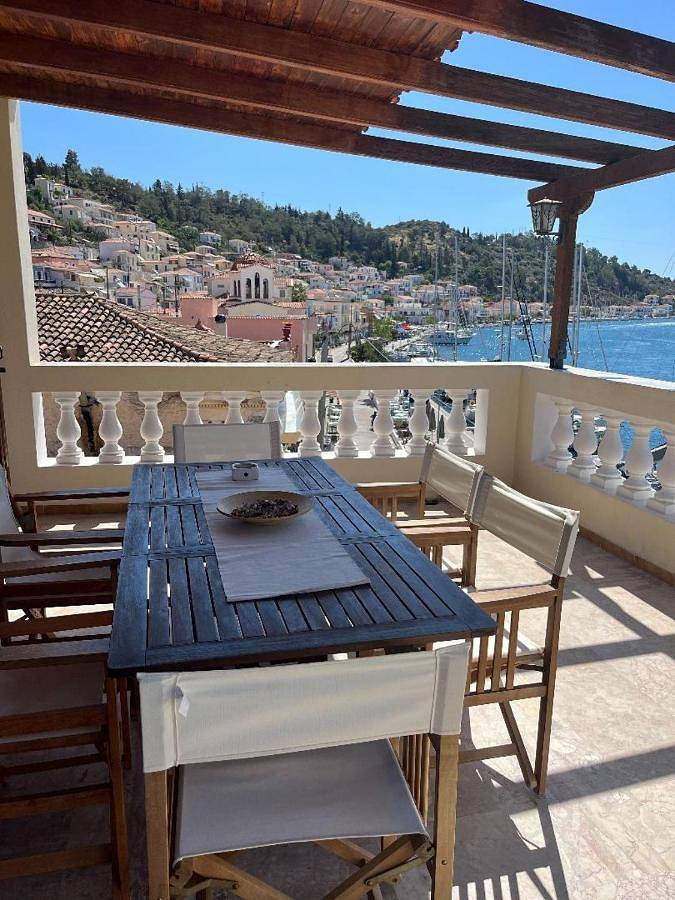 Location de vacances pour 4 personnes, avec terrasse et vue, animaux acceptés dans Poros - 2