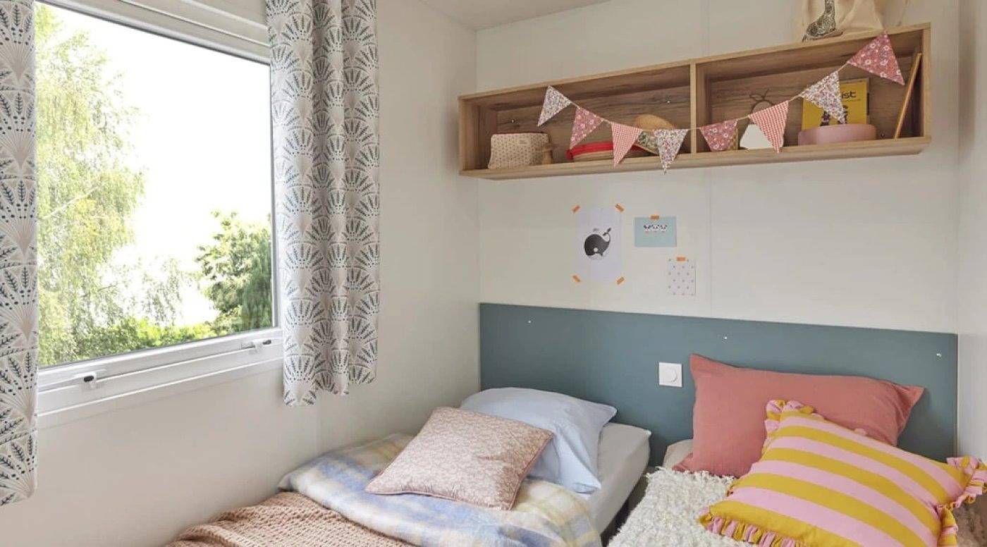 Zecamping 4* espace aquatique locatif Tv Lv clim 40m2 in Challans, Valle del Loira