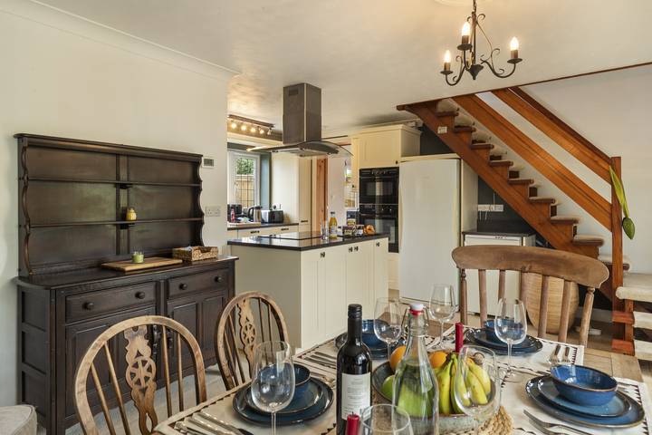 Buttyland Farm Cottage - Parking, Firepit in Manorbier, Pembrokeshire