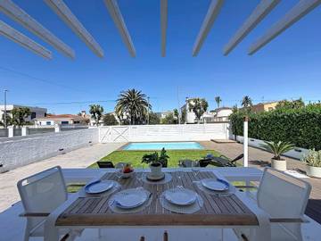 Maison De Vacances pour 5 Personnes dans Castelló d'Empúries, Costa Brava, Photo 1