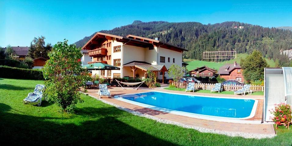 BnB für 6 Personen, mit Pool und Ausblick sowie Sauna und Garten, mit Haustier in Kleinarl