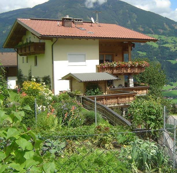 Ganze Ferienwohnung, Gästehaus Kainer in Ried im Zillertal, Ski-Optimal Hochzillertal