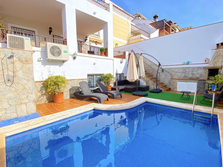 Villa for 10 people, with terrace and ocean view in Nerja