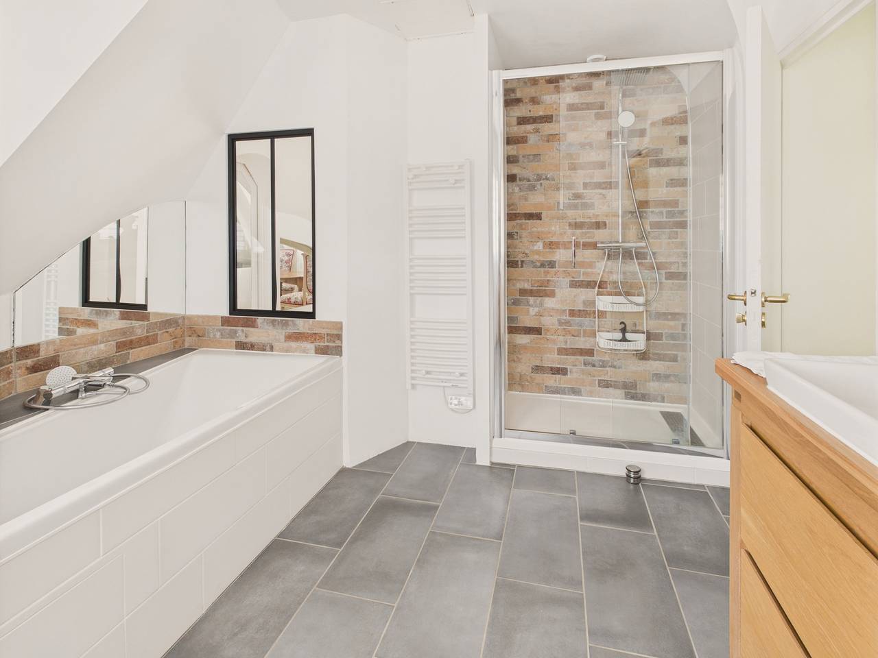 Piscine chauffée, Grand jardin, maison pour 8 in Pleuven, Côte de Cornouaille