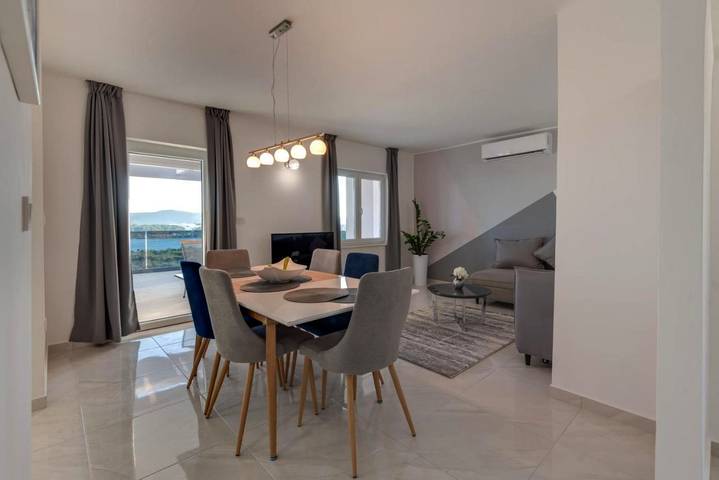 Maison d’hôte pour 3 personnes, avec piscine ainsi que jardin et vue à Šibenik - 2