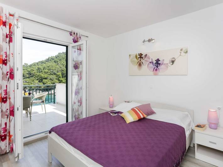 Apartamento inteiro, Apartments Posta - One-Bedroom Apartment with Terrace and Sea View - Apartman 5 in Mala Saplunara, Saplunara