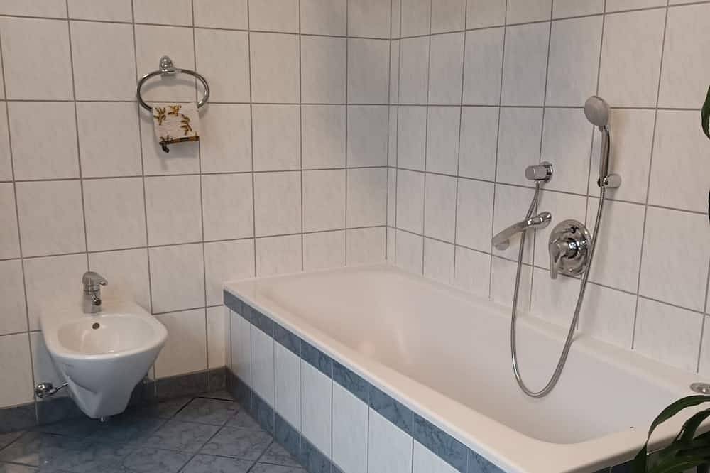 Ganze Wohnung, Luxus Wohnung Ruhige Lage, 10Min. ins Zentrum. Nahe Seen + Schigebiete. in Villach, Klagenfurt-Villach