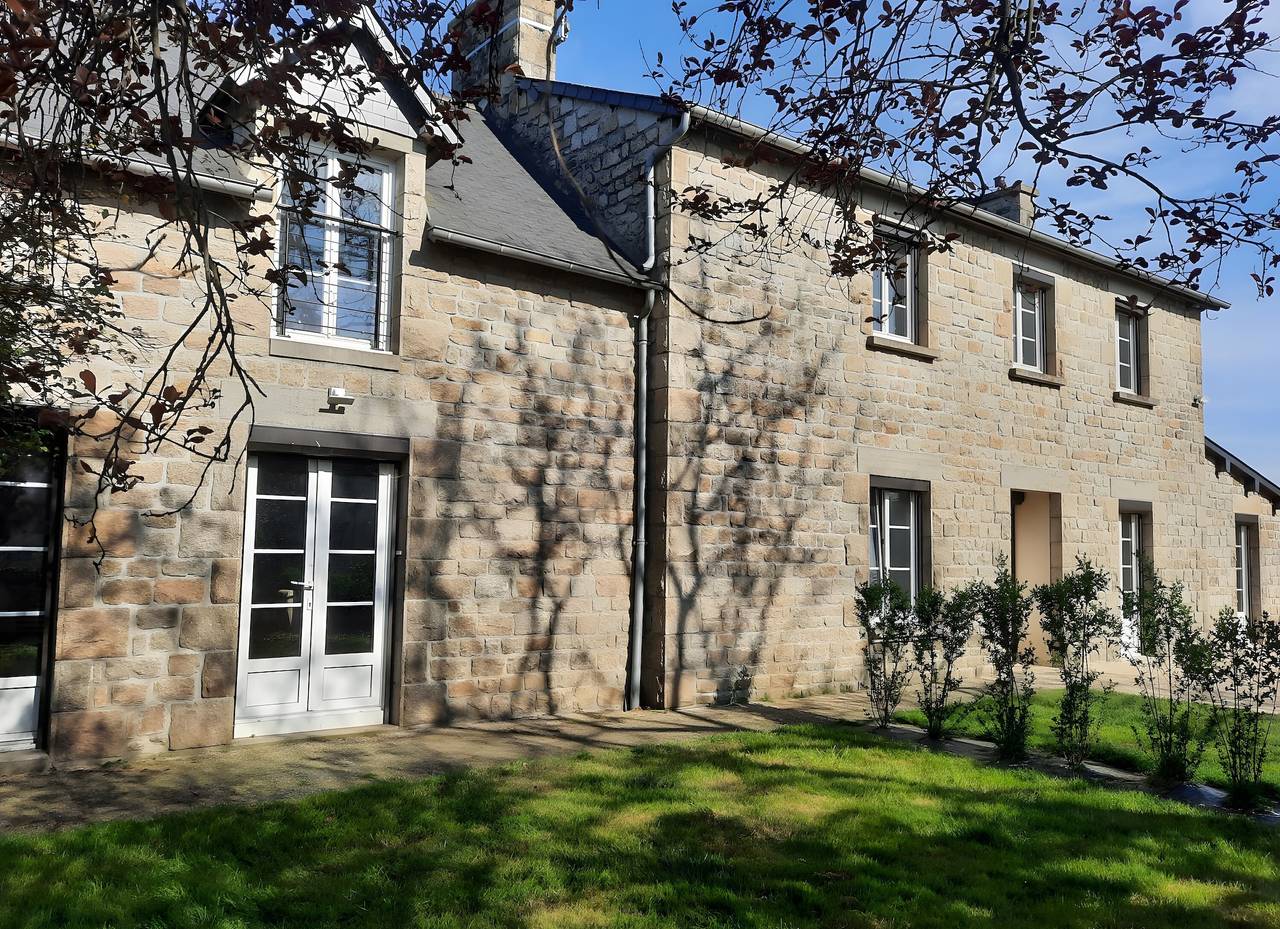 Gîte Les Copains - L'autre : terrasse privée, jardin clos et Wi-Fi à Bourseul in Bourseul, Région de Dinan