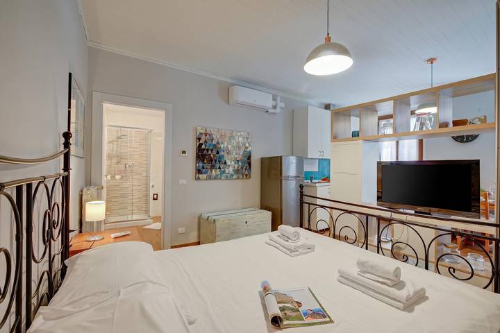 Ganze Wohnung, Vicky Loft Gardone-relax & Vittoriale in Gardone Riviera, Gardasee-Berge