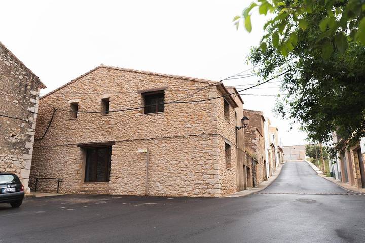 Casa de vacaciones para 4 personas, con jacuzzi además de piscina y balcón, Familias con niños en Alto Maestrazgo - 2