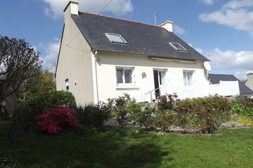 Gîte pour 5 personnes, avec terrasse et jardin, animaux acceptés à Hanvec