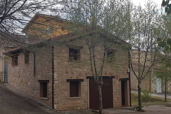 Chalet for 8 people, with terrace and garden - 1