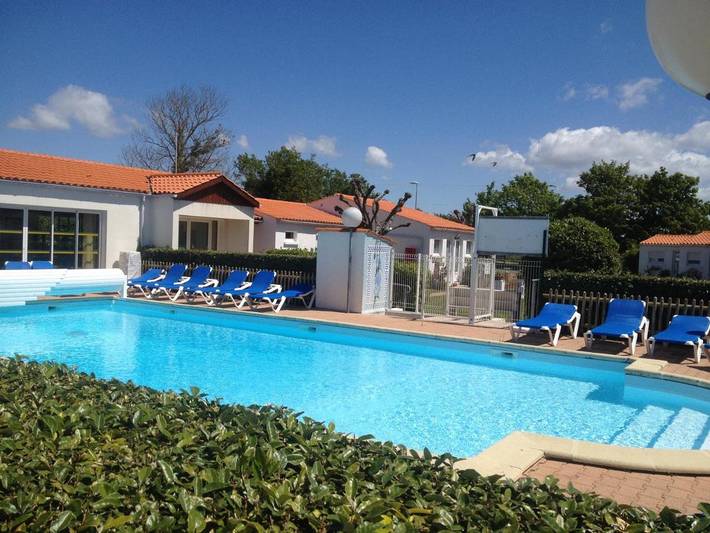 Hôtel pour 3 personnes, avec piscine et jardin, animaux acceptés