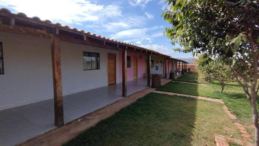 Casas e apartamentos de temporada para 4 pessoas, com balcão e piscina em Nobres