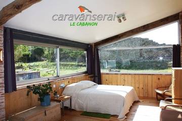 Gîte pour 3 personnes, avec jardin ainsi que terrasse et piscine à Saint-Antonin-du-Var