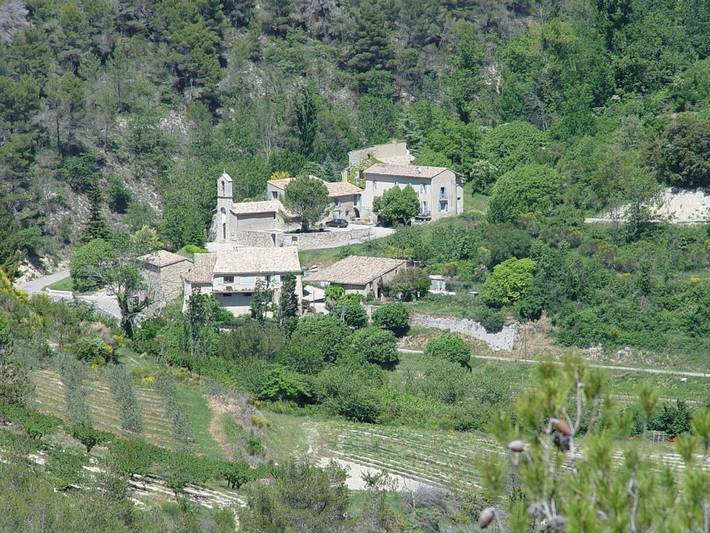 Location de vacances pour 2 personnes, avec jardin et piscine dans Drôme provençale - 4