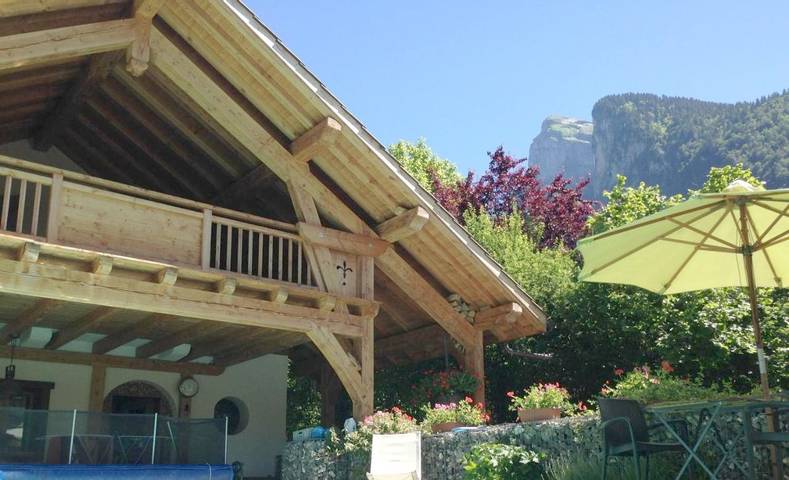 Chambre d’hôte pour 2 personnes, avec Terrasse ainsi que Jacuzzi et Vue dans Argentière