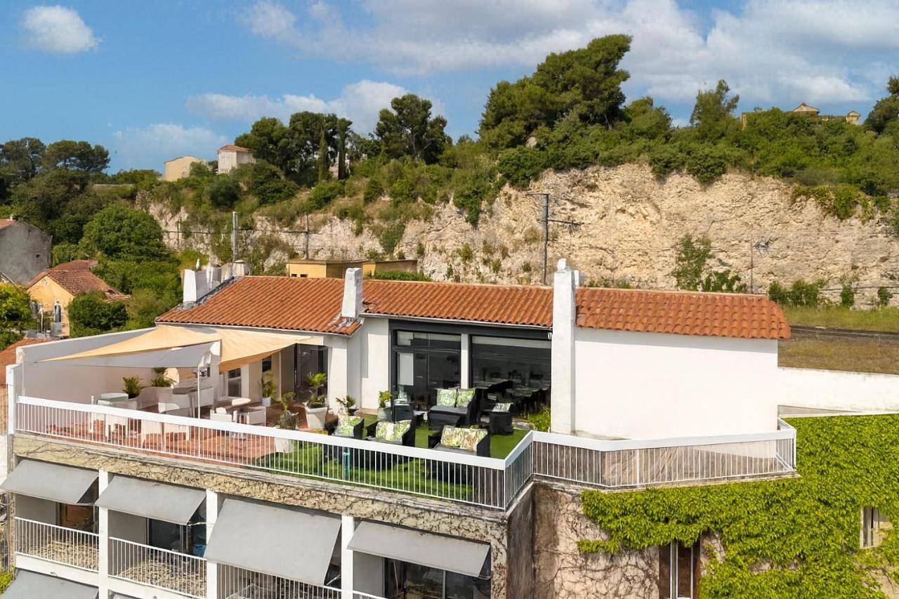 Cit'Hotel L'Oasis d'Avignon in Villeneuve-lès-Avignon, Région de Nîmes