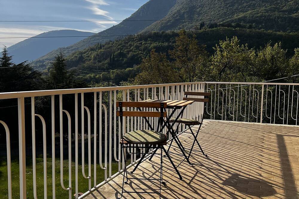 Privatsphäre und Ruhe, nur wenige Kilometer vom See entfernt in Caprino Veronese, Gardasee-Berge