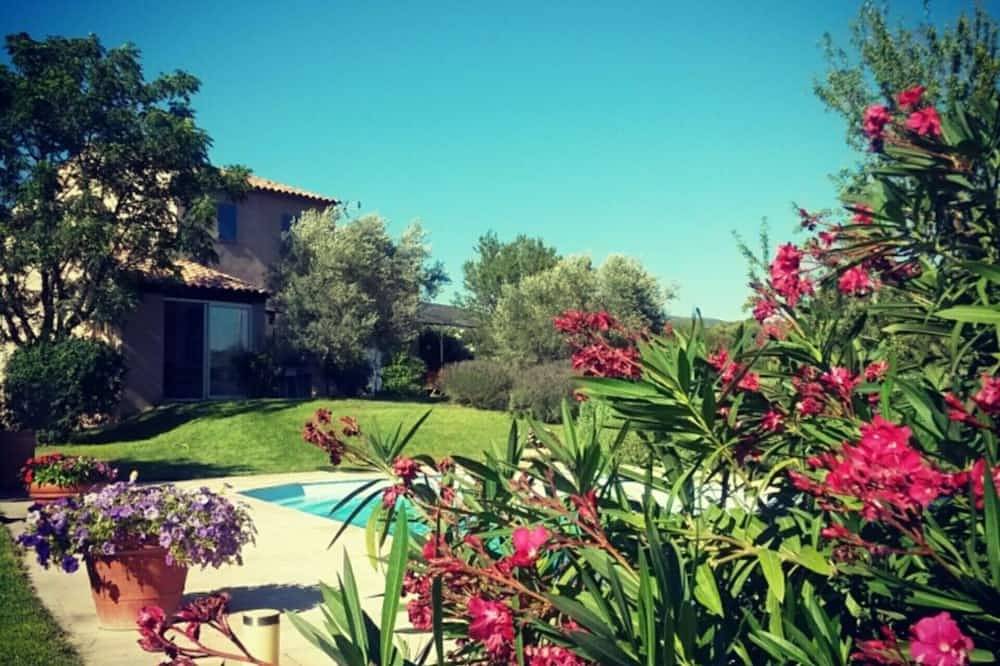 Luberon - Villa Roquefraiche (climatisée, piscine, jardin de près de 3000 m2) in Lauris, Parc naturel régional du Luberon