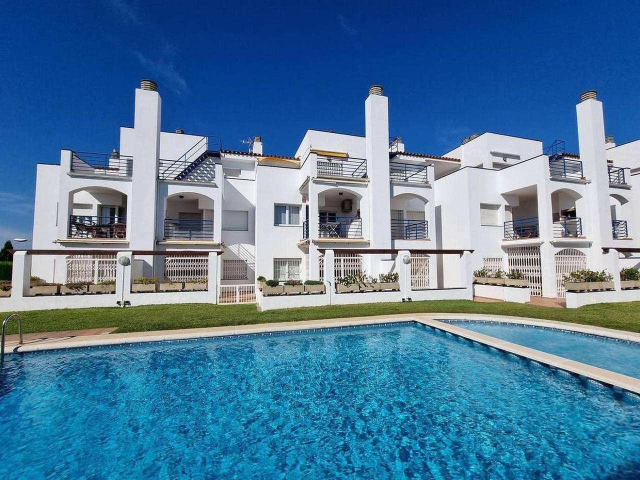 Entire vacation apartment, Lovely flat with pool and terrace. Hutg-006152 in l'Escala, Upper Empordà