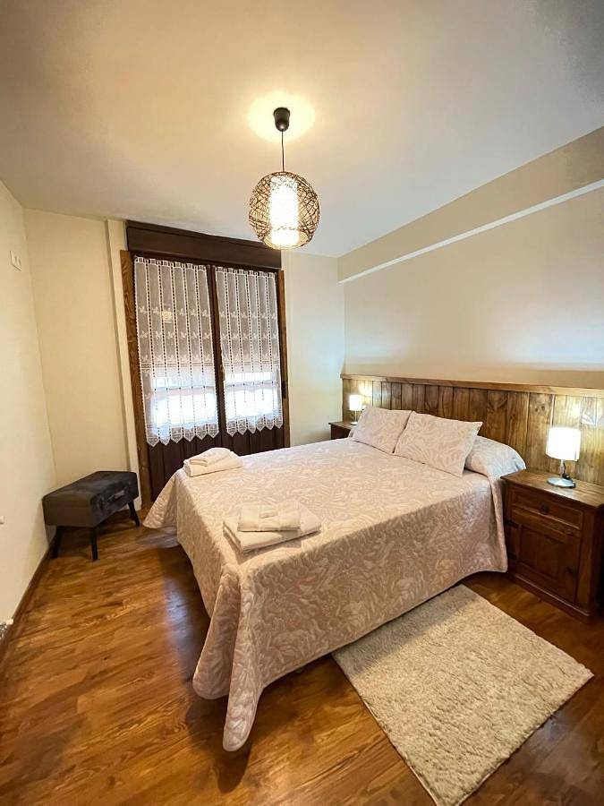 Casa rural para 4 personas, con jardín y vistas en Parres