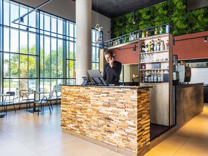 Hôtel pour 3 personnes, avec jardin, animaux acceptés à Marignane - 2