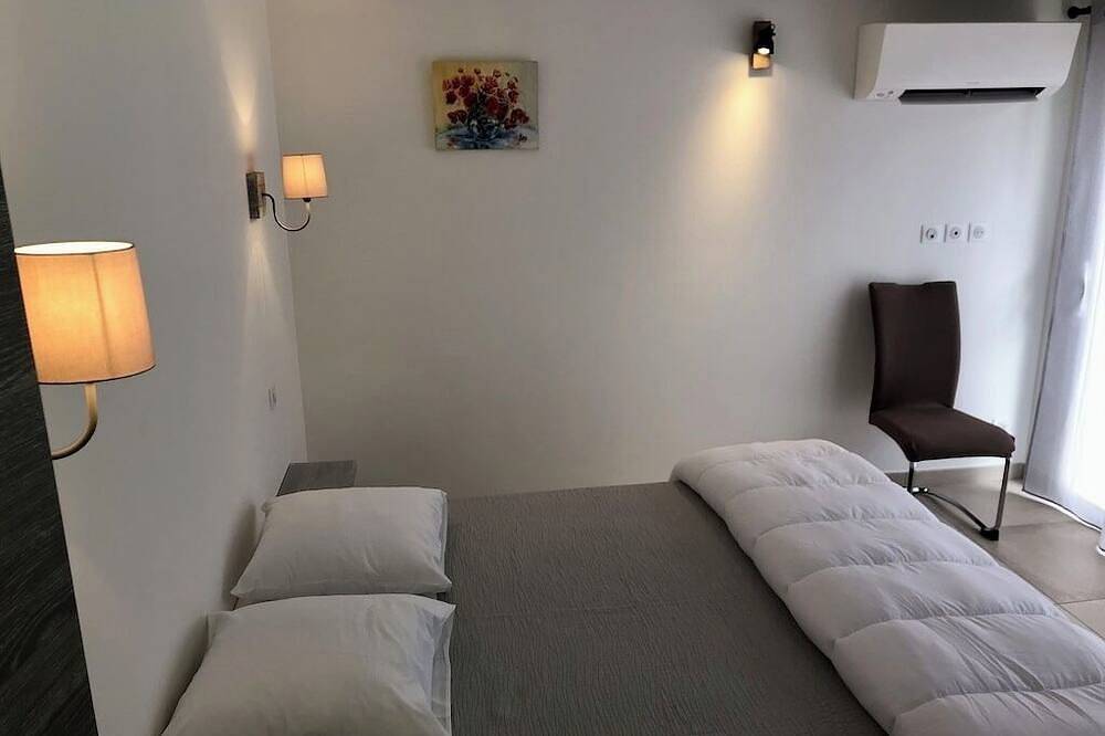 Apartamento entero, 500 metres from the beach, air-conditioned, garden, swimming pool, ideal for families in Pinarellu, Zonza