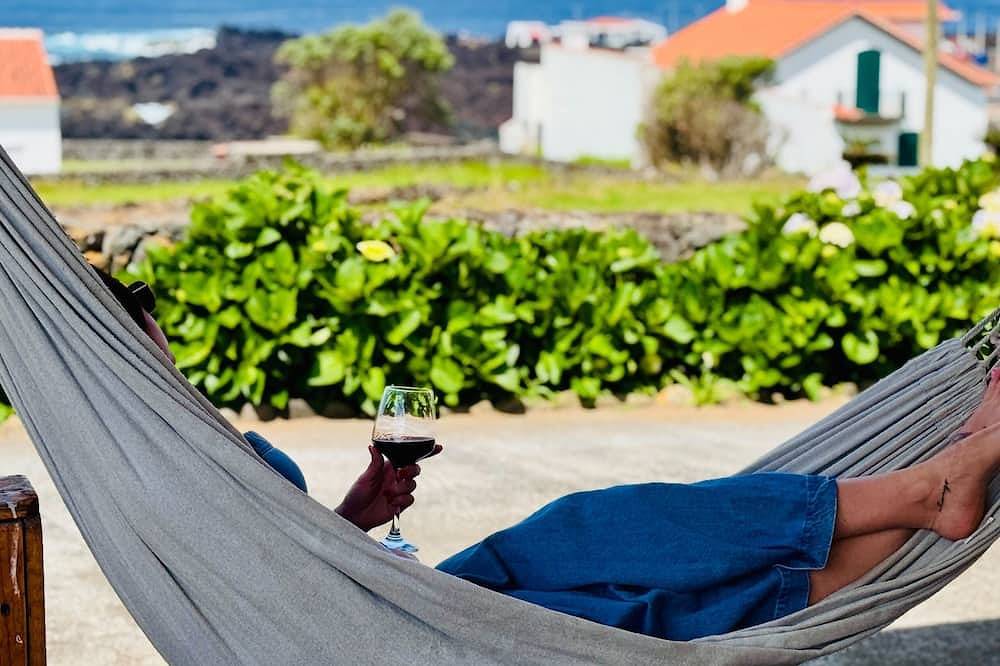 Johnny's House by Pontanegraazores in Biscoitos, Terceira (Azoren)