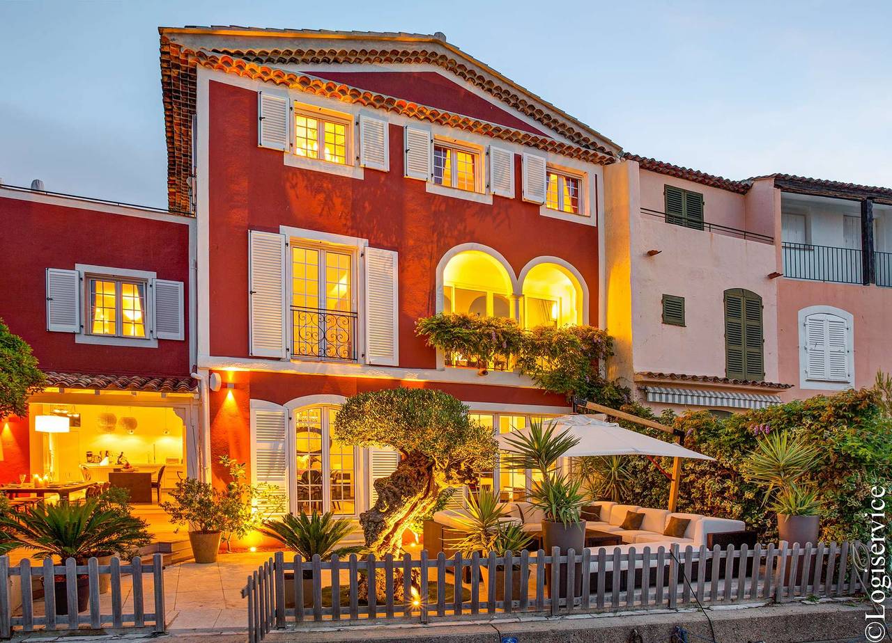 Location De Vacances pour 12 Personnes dans Port Grimaud, Grimaud