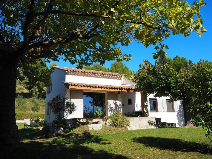 Location de vacances pour 6 personnes, avec jardin ainsi que piscine et terrasse, animaux acceptés à Mallemort - 3