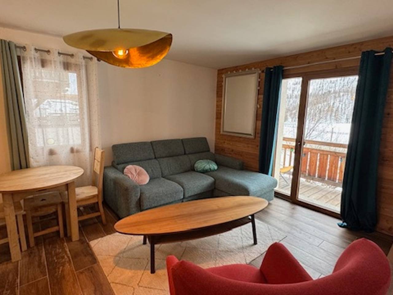 Appartement entier, Appartement prestige à 50m des pistes avec balcon et vue in Montgenèvre, Région de Briançon