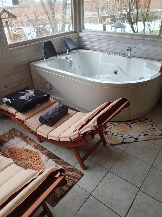 Ganze Wohnung, Ferienwohnung Tiroler Auszeit & Whirlpool in Höfen, Außerfern
