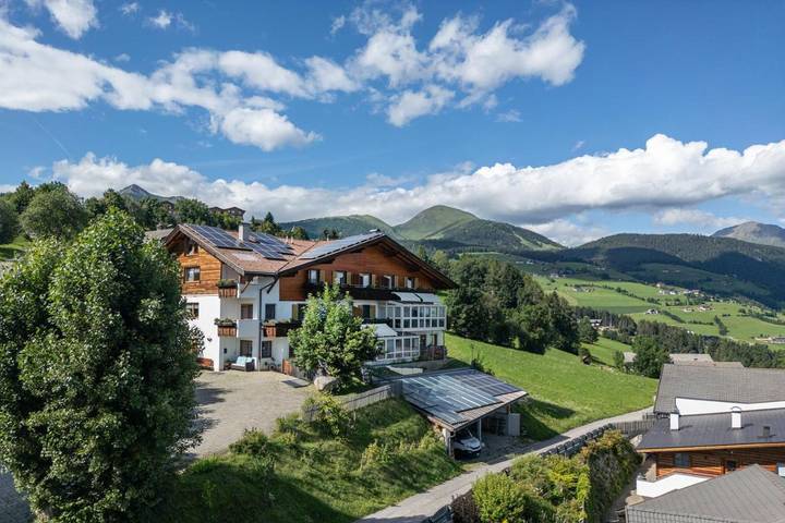 Bnb für 4 Personen, mit Balkon und Garten sowie Pool und Sauna in Südtirol
