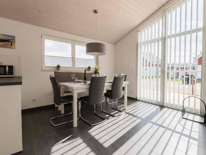 Bungalow für 5 Personen, mit Garten und Sauna sowie Whirlpool und Terrasse, kinderfreundlich in Nordhorn - 4