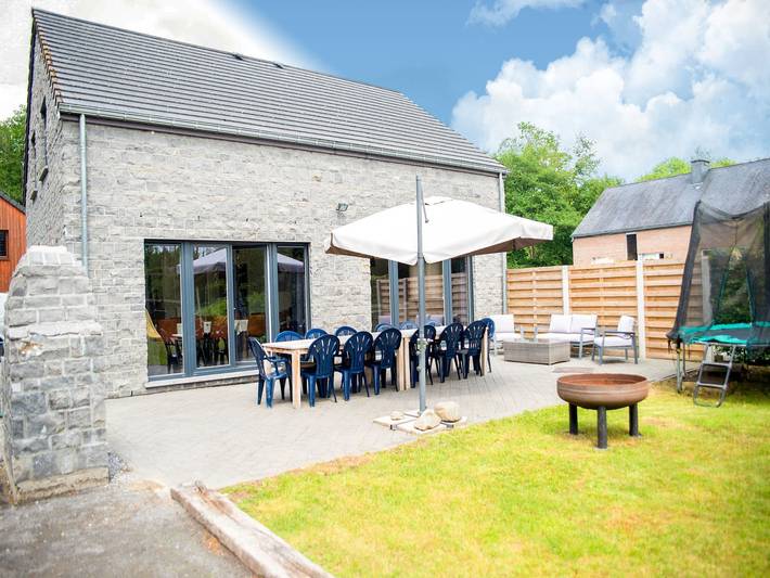 Location de vacances pour 12 personnes, avec jardin et sauna dans Petit-Han